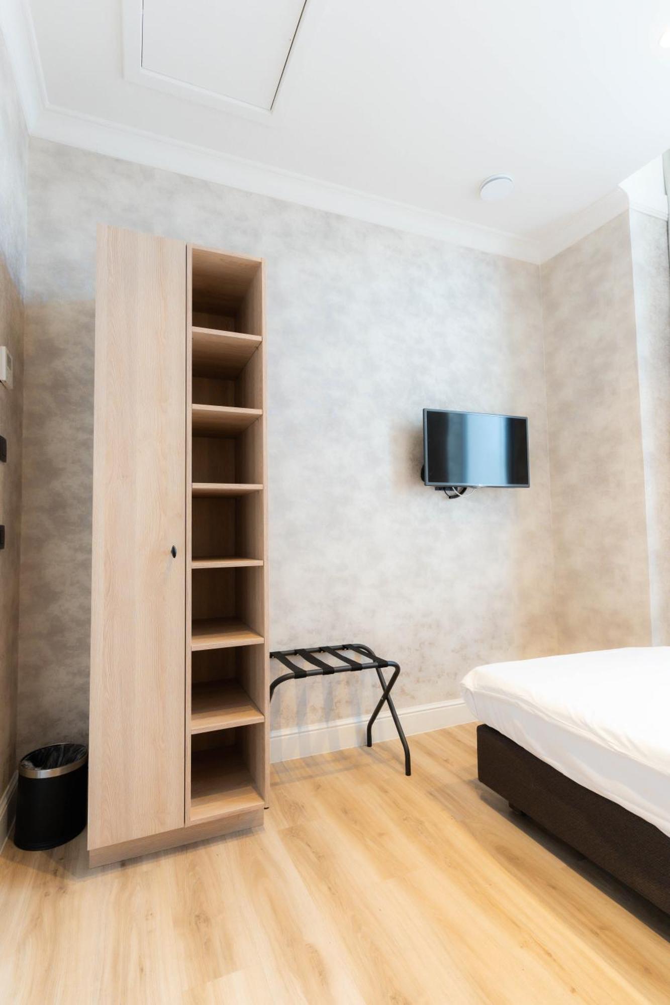 โกลเด้น ทรี โฮเต็ล Hotel บรูจส์ ห้อง รูปภาพ