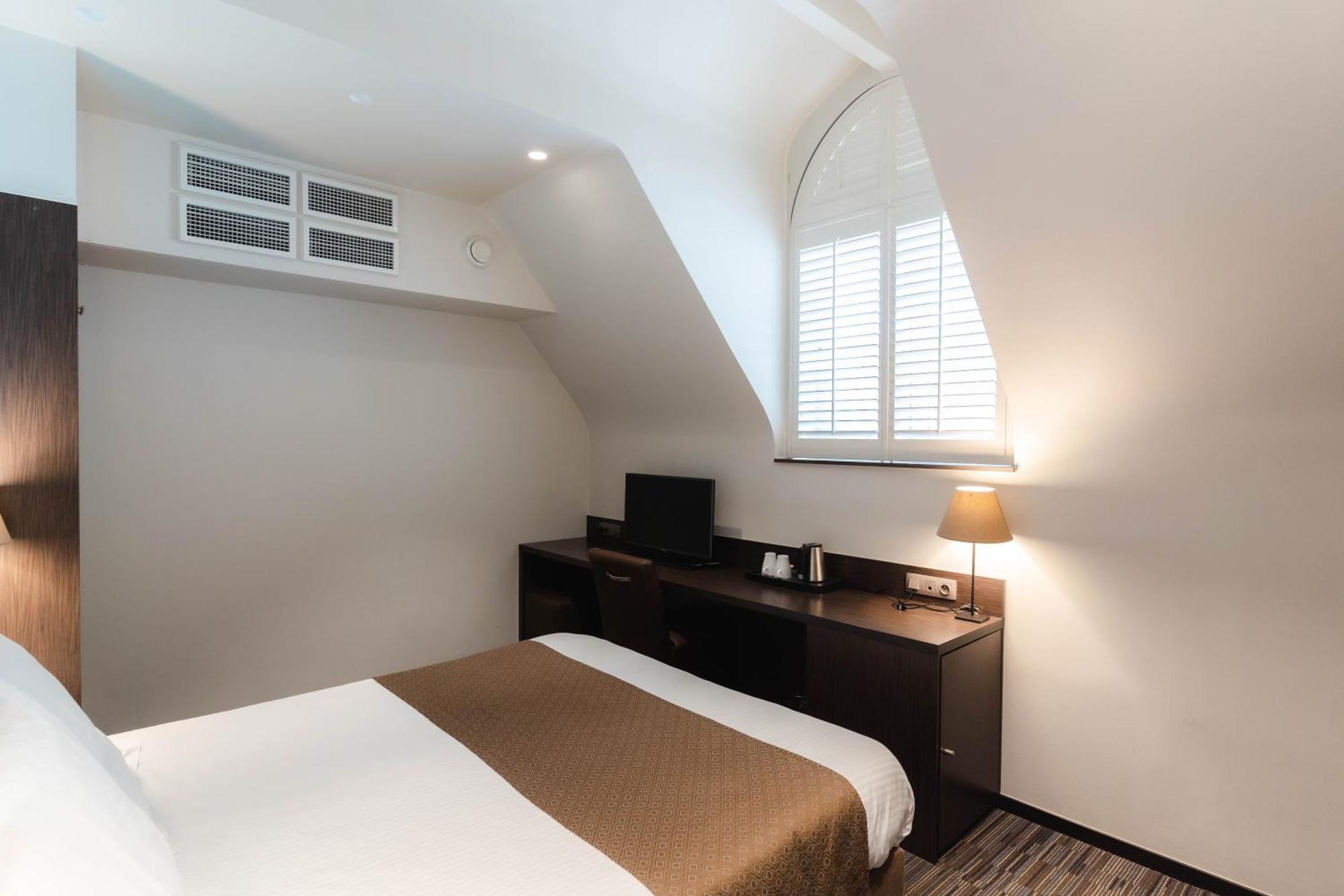 โกลเด้น ทรี โฮเต็ล Hotel บรูจส์ ห้อง รูปภาพ