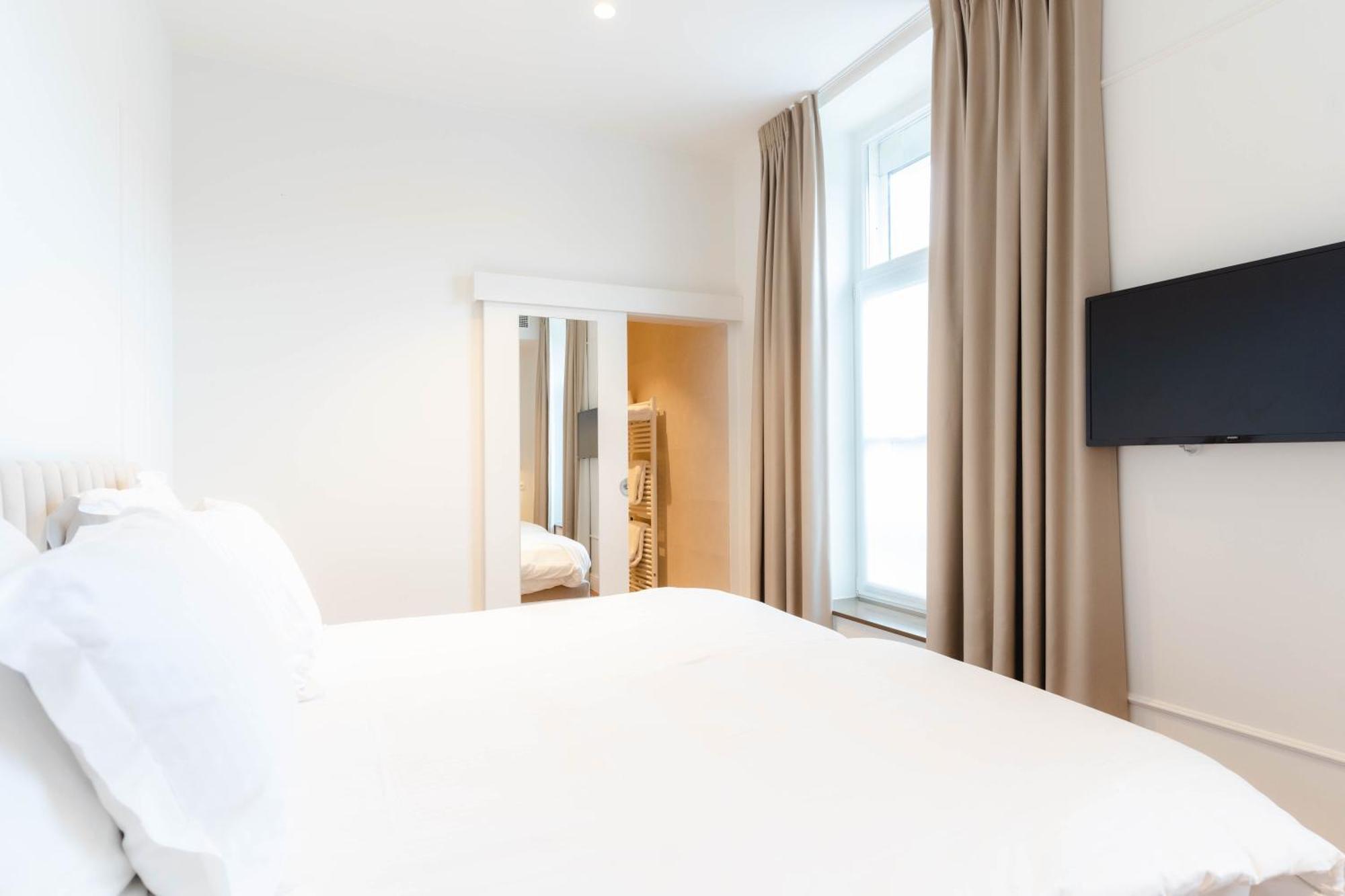 โกลเด้น ทรี โฮเต็ล Hotel บรูจส์ ห้อง รูปภาพ