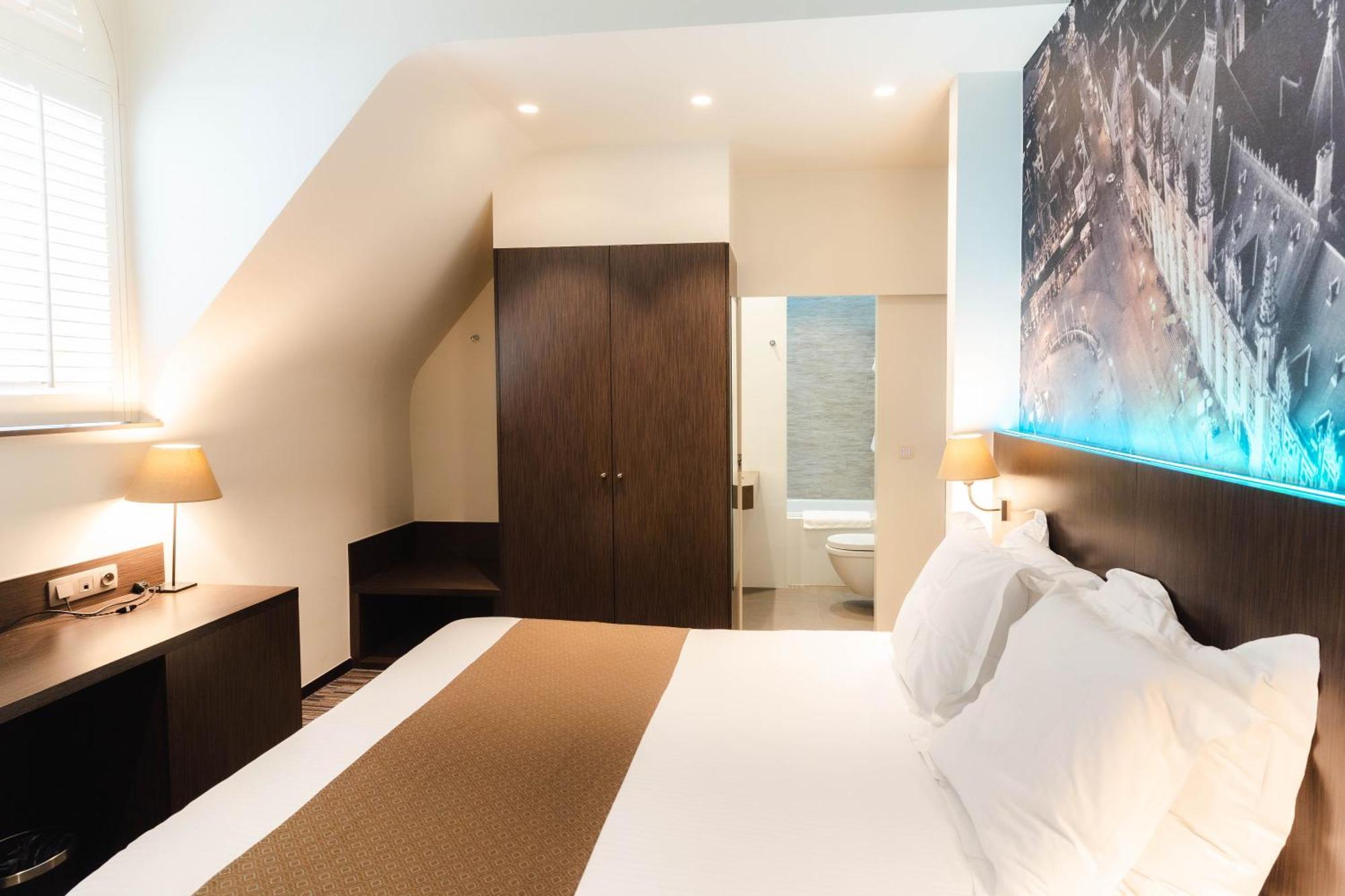 โกลเด้น ทรี โฮเต็ล Hotel บรูจส์ ห้อง รูปภาพ