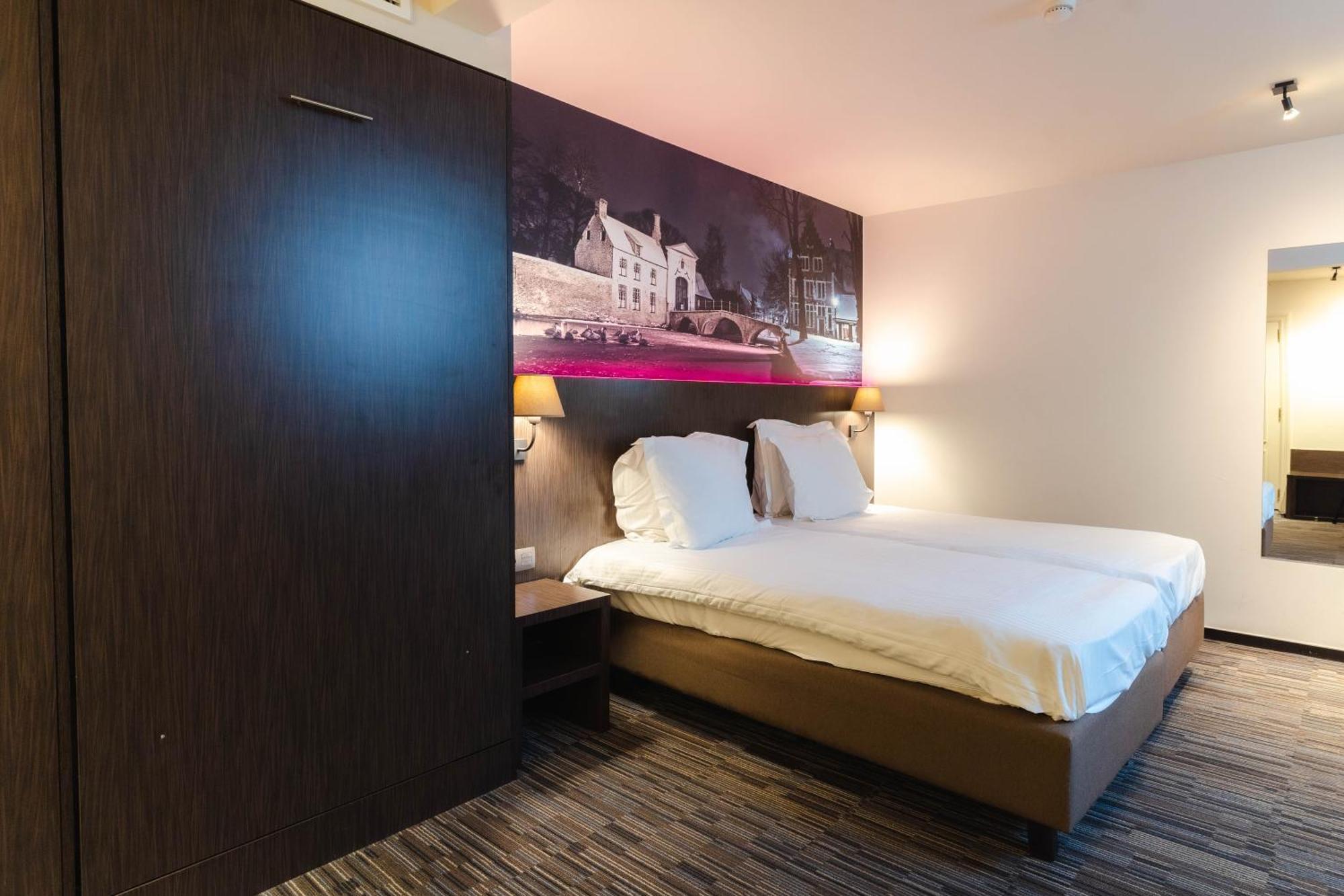 โกลเด้น ทรี โฮเต็ล Hotel บรูจส์ ห้อง รูปภาพ
