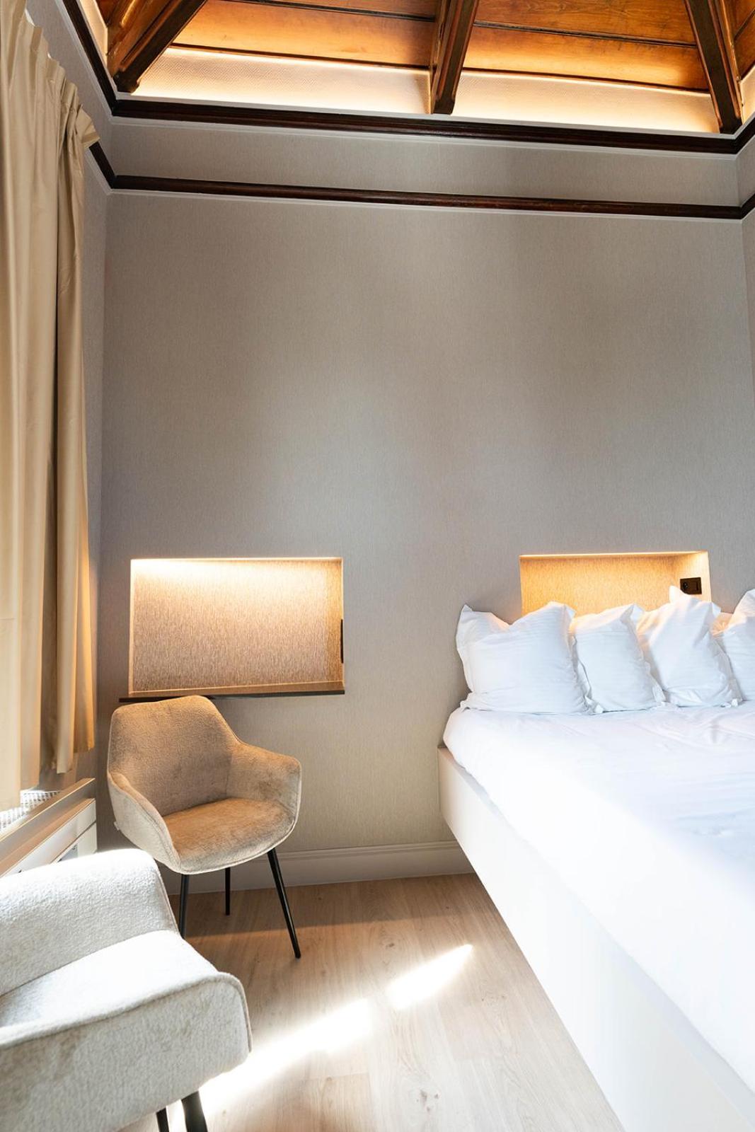โกลเด้น ทรี โฮเต็ล Hotel บรูจส์ ภายนอก รูปภาพ