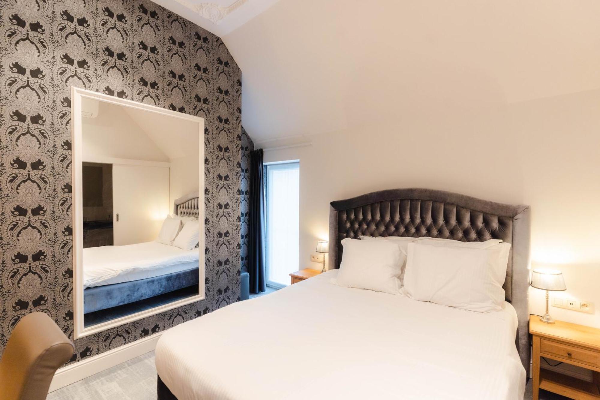 โกลเด้น ทรี โฮเต็ล Hotel บรูจส์ ห้อง รูปภาพ