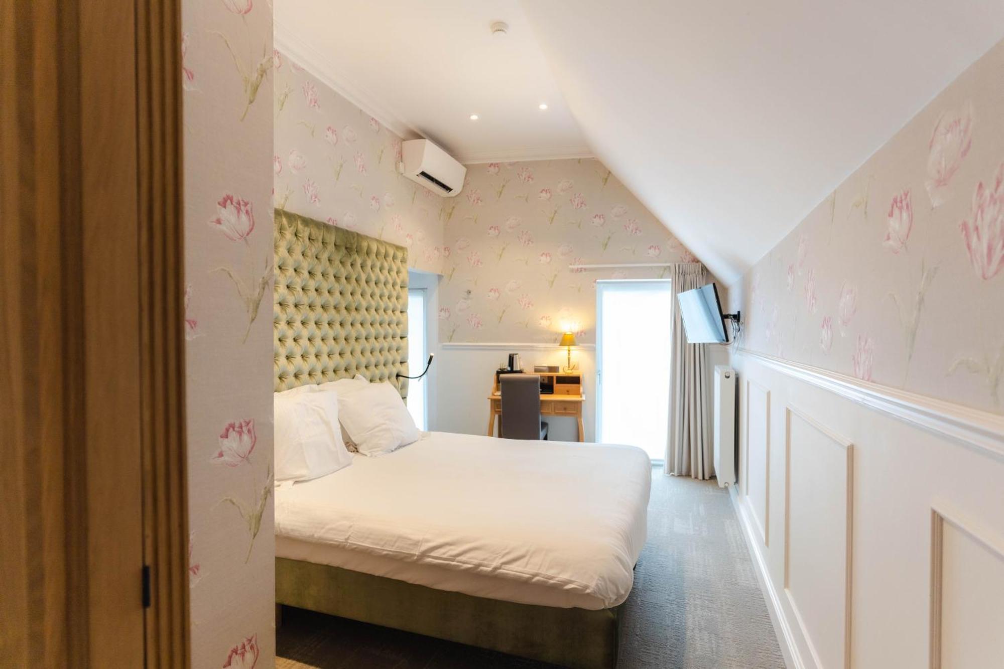 โกลเด้น ทรี โฮเต็ล Hotel บรูจส์ ห้อง รูปภาพ